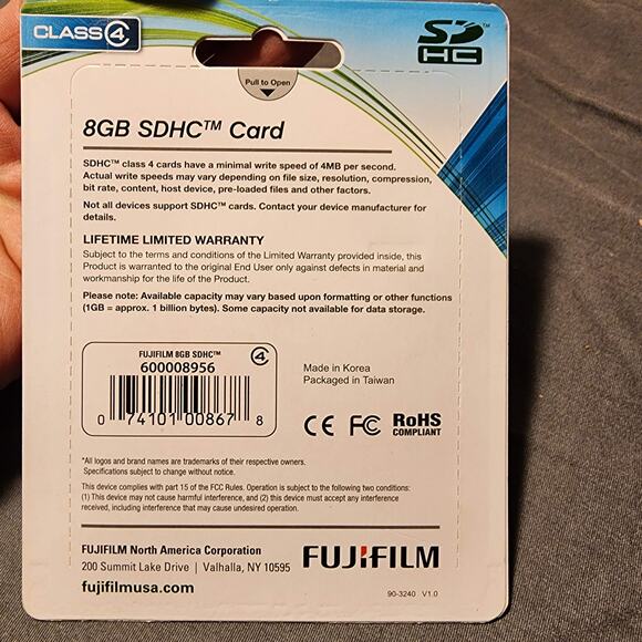 Fujifilm 8 GB SDHC Class 4 Flash Memory Card - Picture 5 of 7